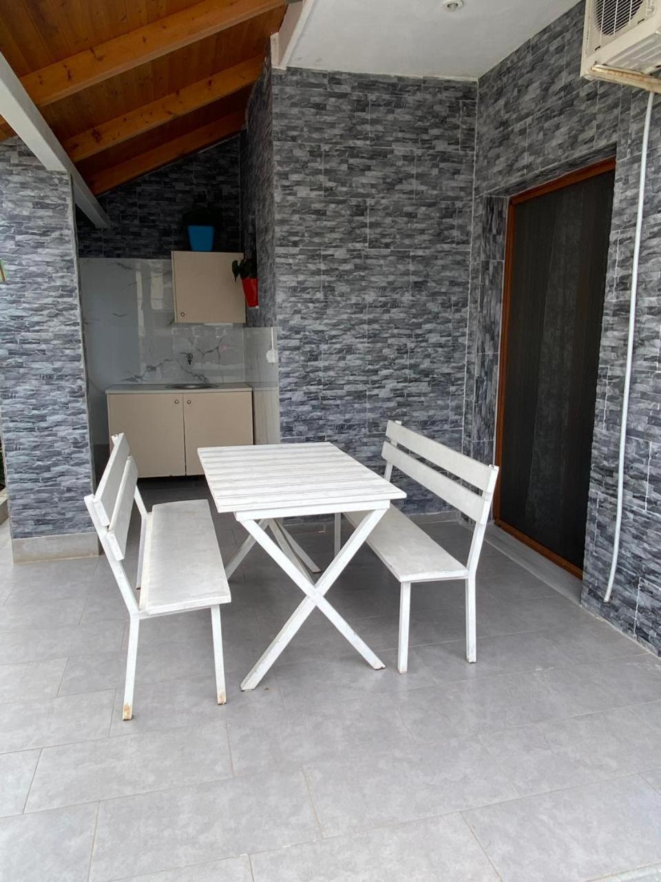 Vila Avni Likometi Ksamil Rum bild